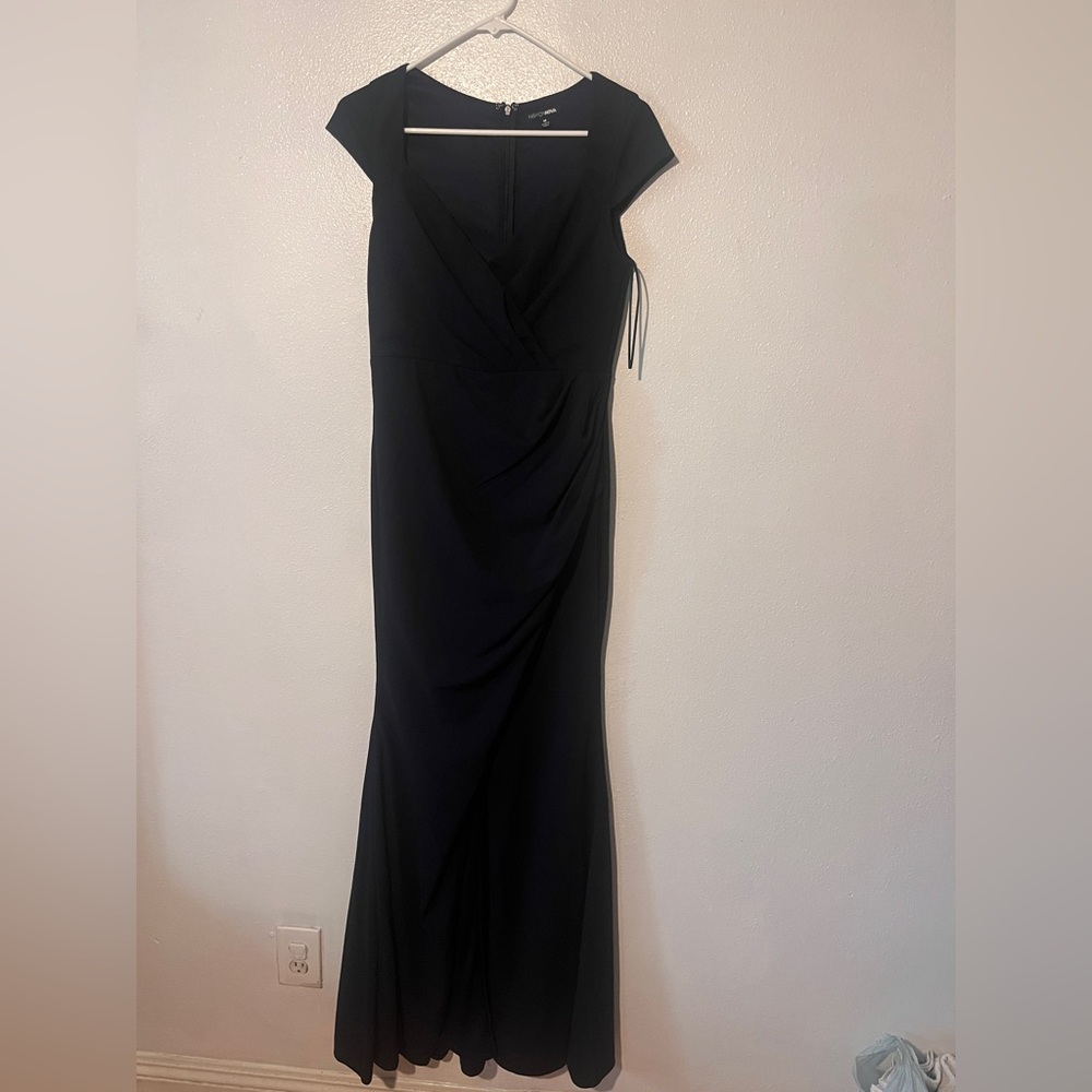 Elegant Black Evening Dress
